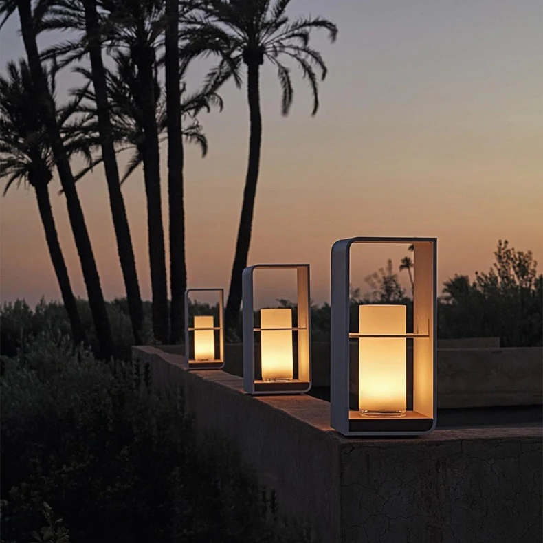 SunLuxe Solterrasselampe – Vandtæt LED Udendørslampe med Skumringssensor
