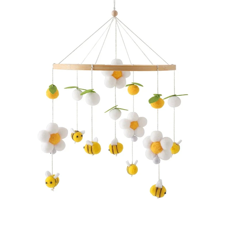 Mobile de lit bébé en bois – Design ours en feutre fait main pour une chambre calme et décorative