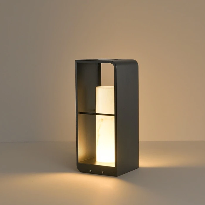 SunLuxe Solterrasselampe – Vandtæt LED Udendørslampe med Skumringssensor