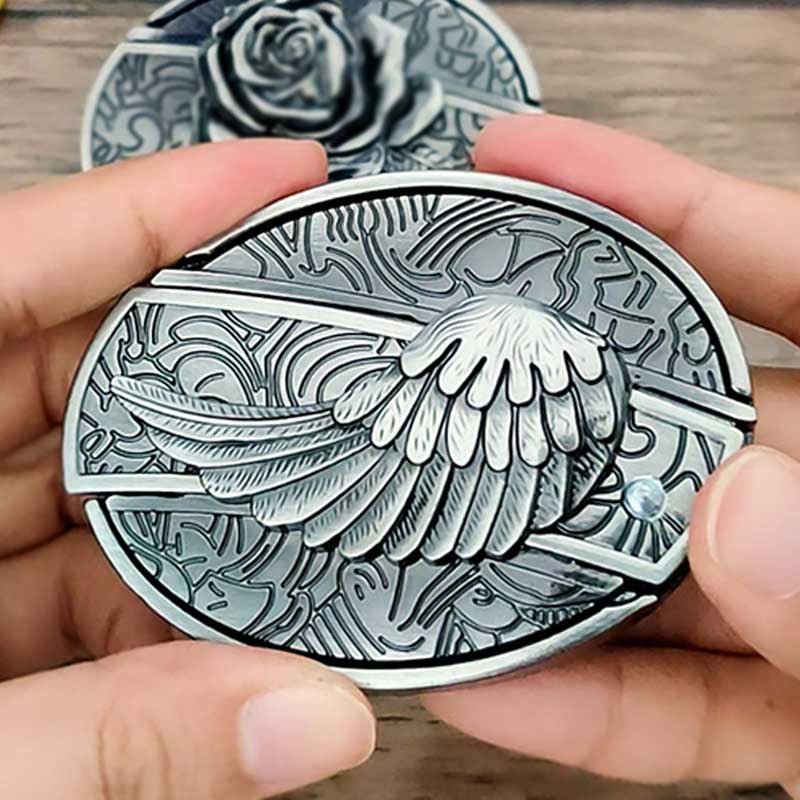 Wearclo | Oval Bull Skull Belt Buckle with Hidden Knife 24