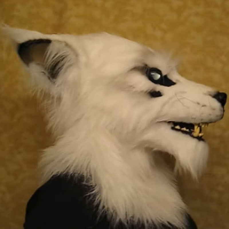 WolfMask | Ontketen je innerlijke weerwolf en laat je gloeiende ogen de nacht verlichten 2