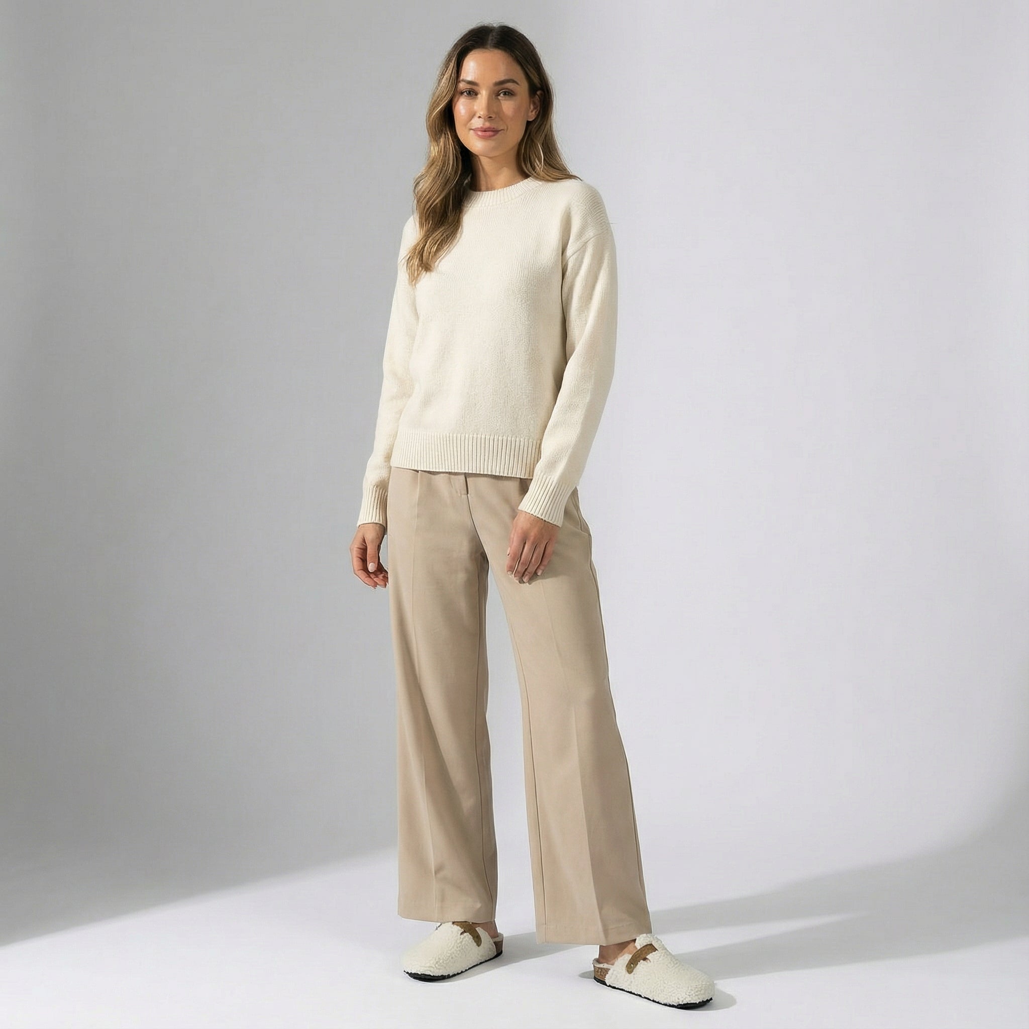 Chaussons Teddy pour Femmes – Design Mule Doux, Boucle Réglable & Semelle de Soutien