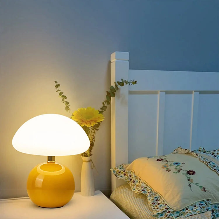 CremeLuxe – Fransk Mushroom Bordlampe med Blød Ambient Belysning