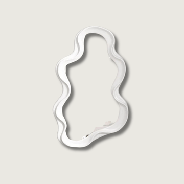 ScandiCloud – Skyformet Væg-spejl med Minimalistisk Nordisk Design