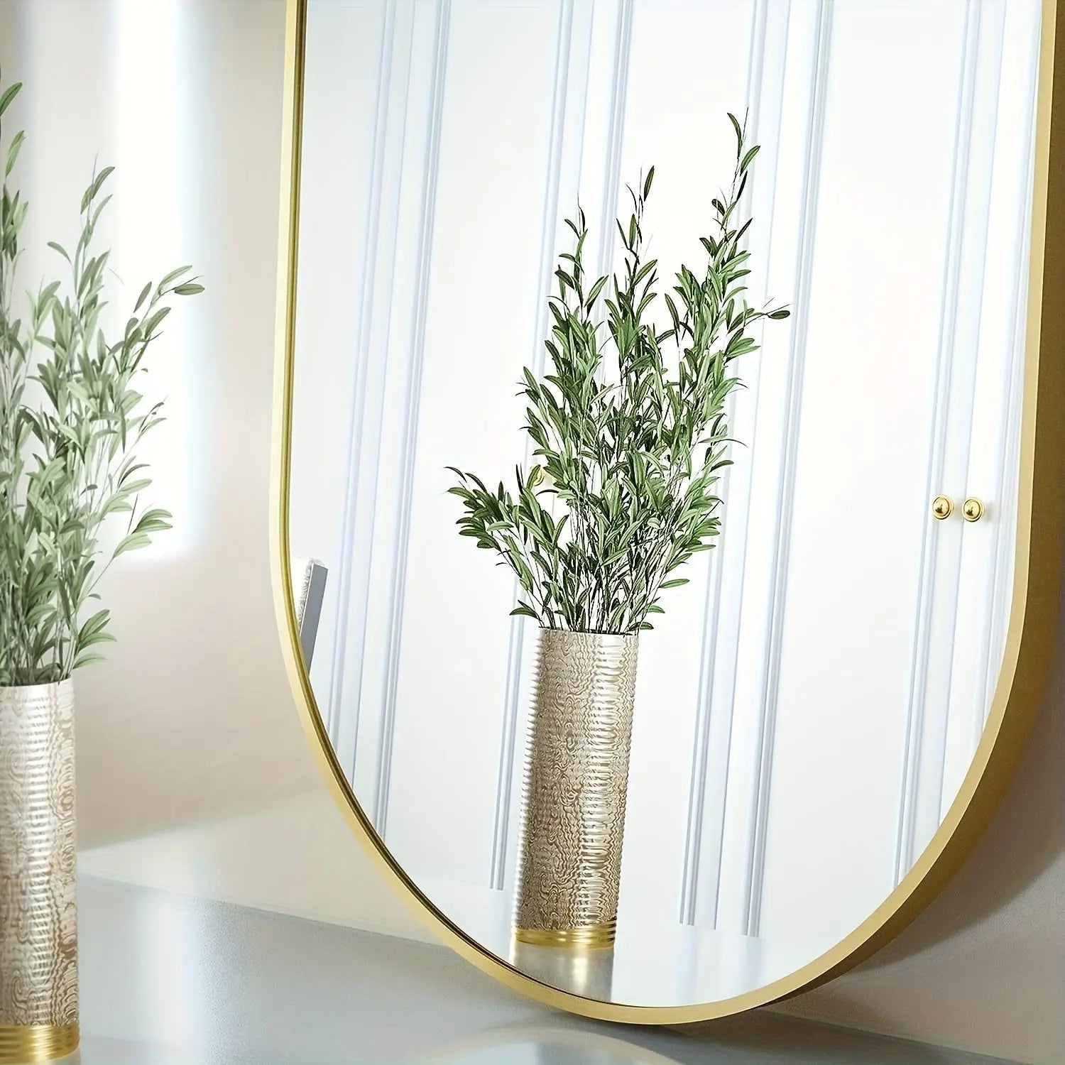 NordicMirror – Oval Vægspejl med Minimalistisk Keramisk Ramme