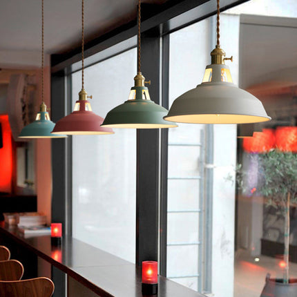 Industrial Pendant Lamp – Retro Metal Design with Warm Ambient E27 Lighting