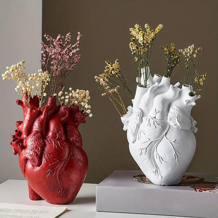Decorative Vase – Heart-Shaped Resin Design with Durable Construction & Modern Styling