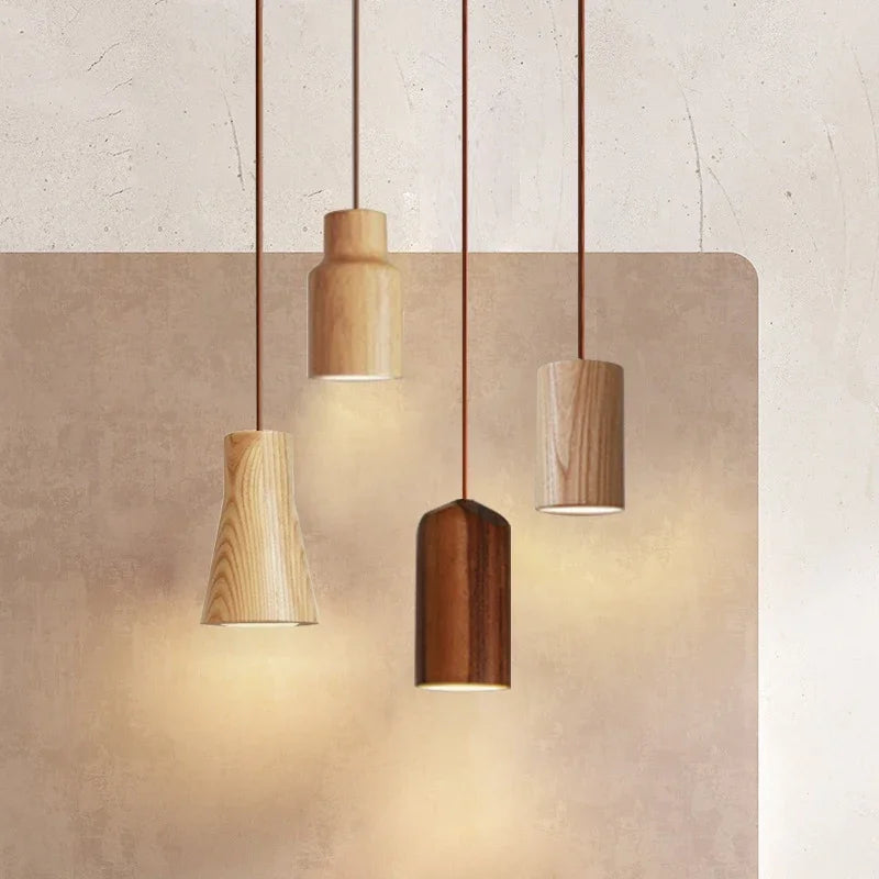 GlowNordic - Loftslampe i Træ med Elegant InteriørDesign