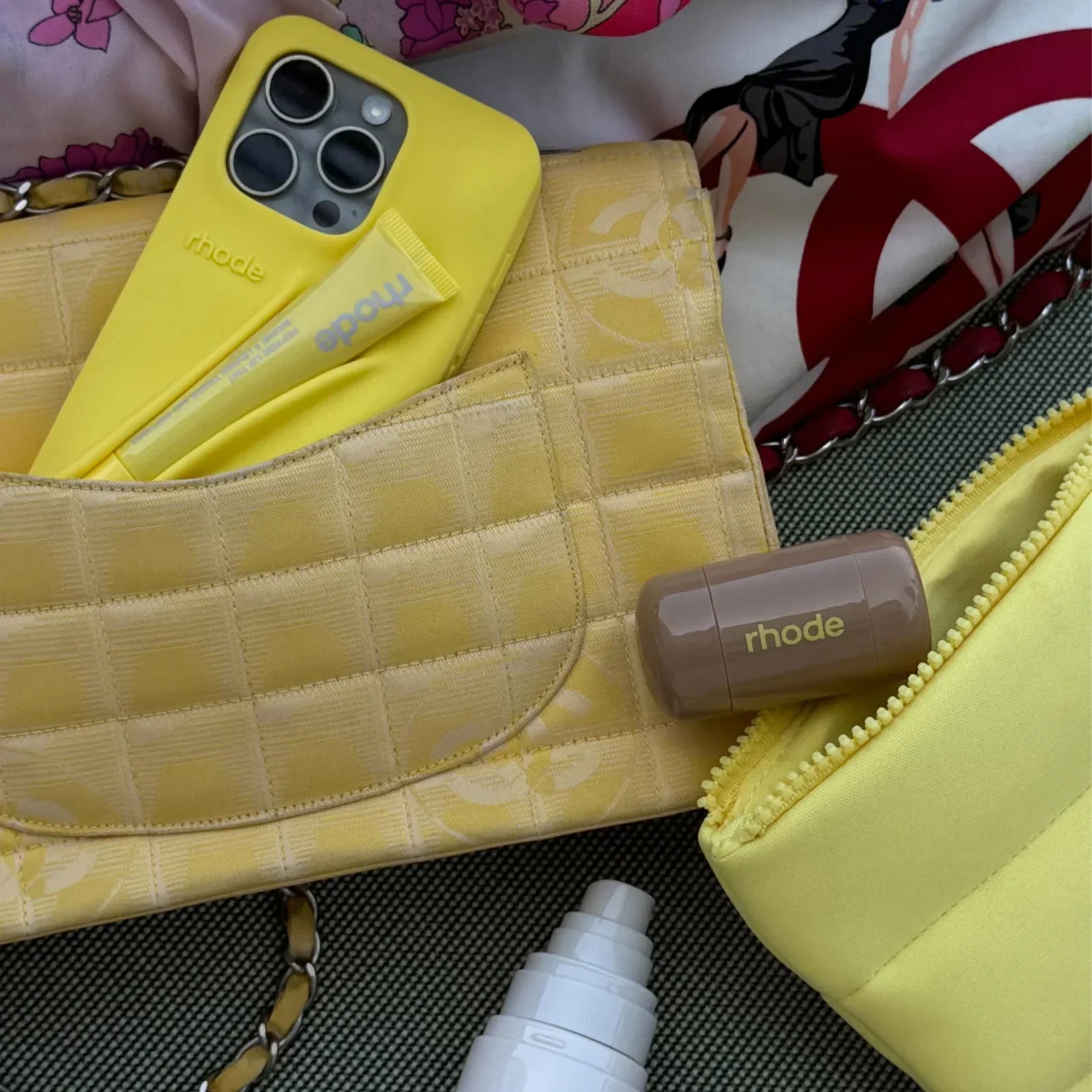 iPhone Case with Lip Gloss Set for iPhone 13-17 4