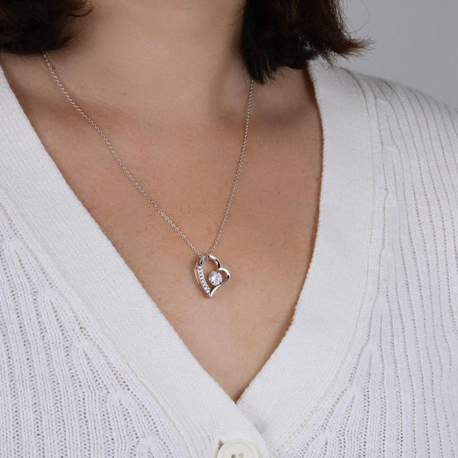 Heart Pendant Necklace – Elegant Design with Sparkling Zirconia & Adjustable Chain