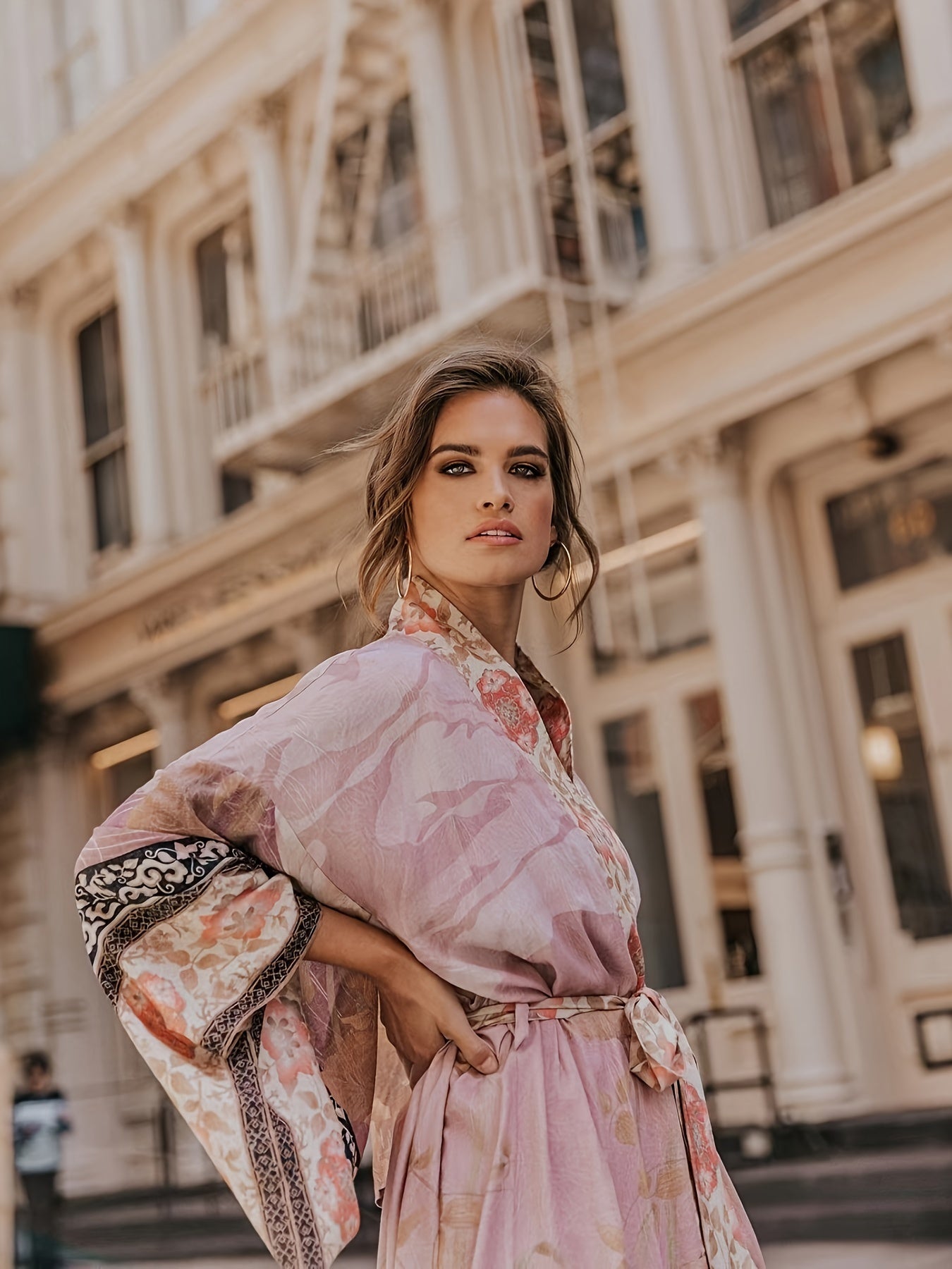 Kimono d’été – couche légère et fluide pour la plage avec design ouvert