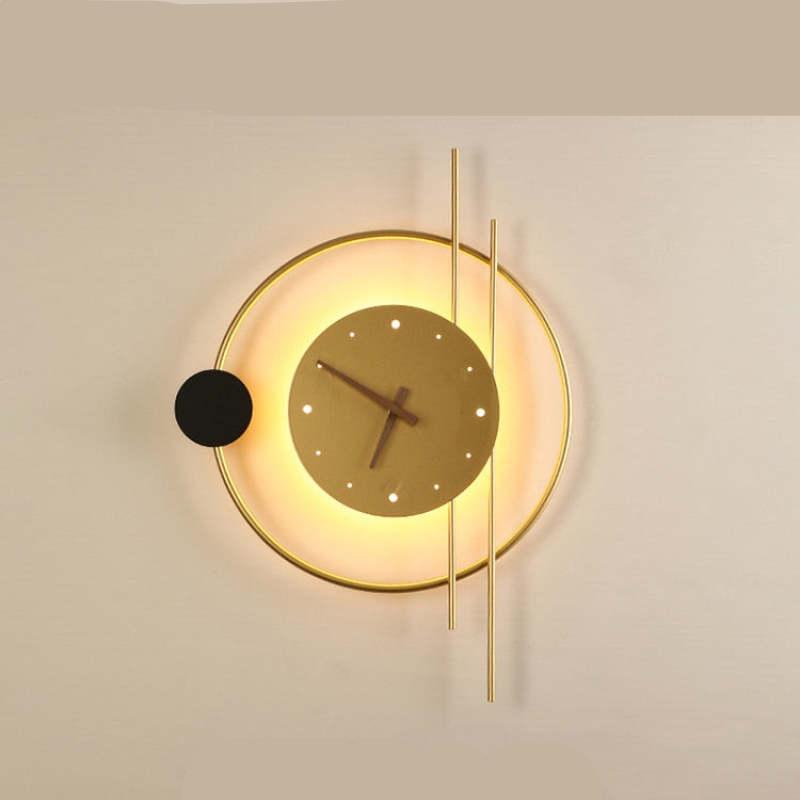 Chronos – Vægur med LED-belysning og Moderne Design