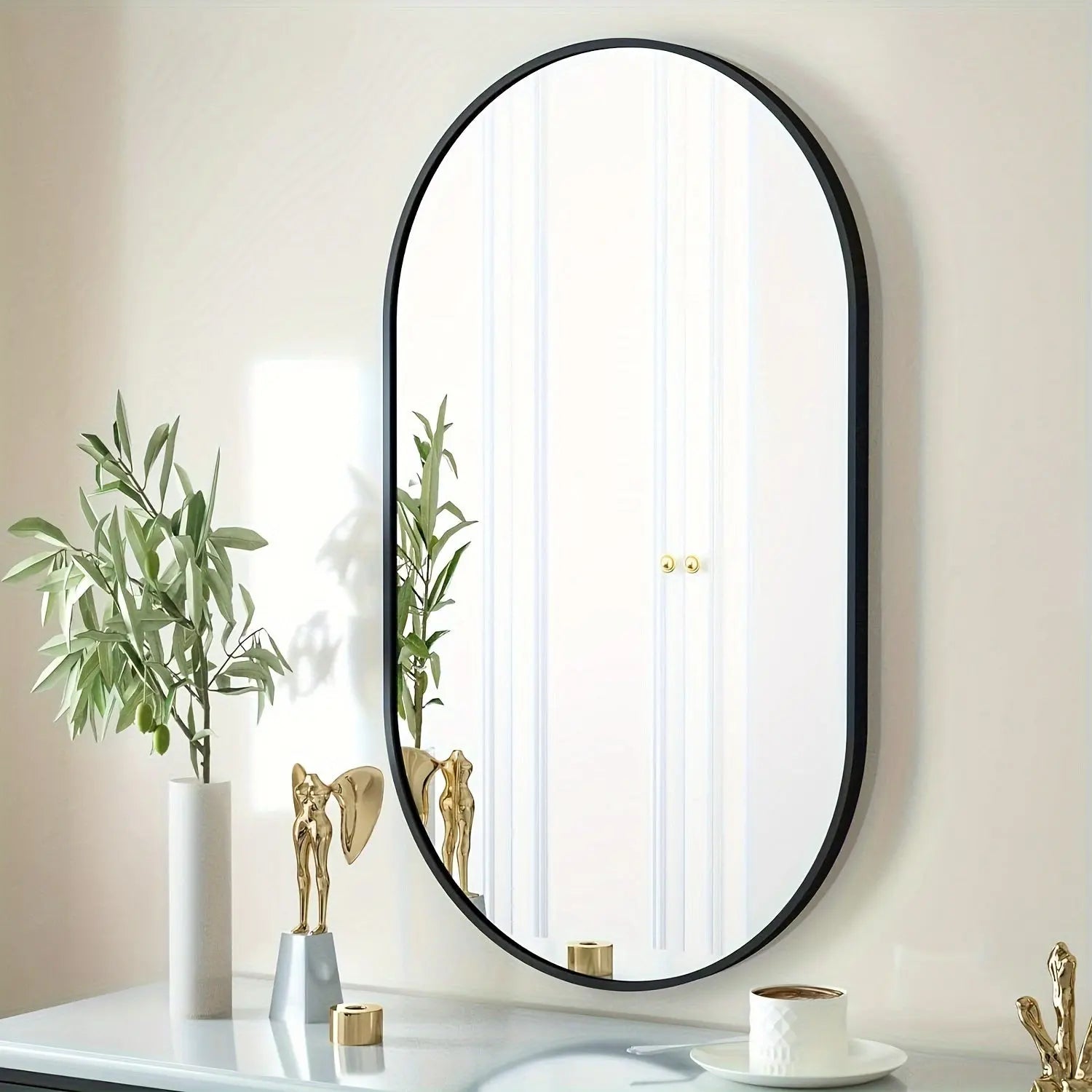 NordicMirror – Oval Vægspejl med Minimalistisk Keramisk Ramme