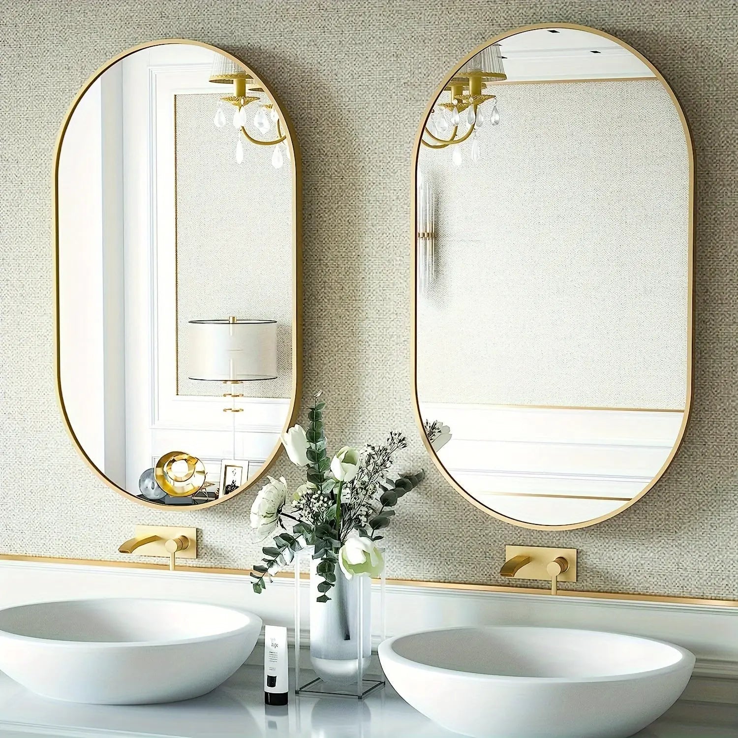 NordicMirror – Oval Vægspejl med Minimalistisk Keramisk Ramme