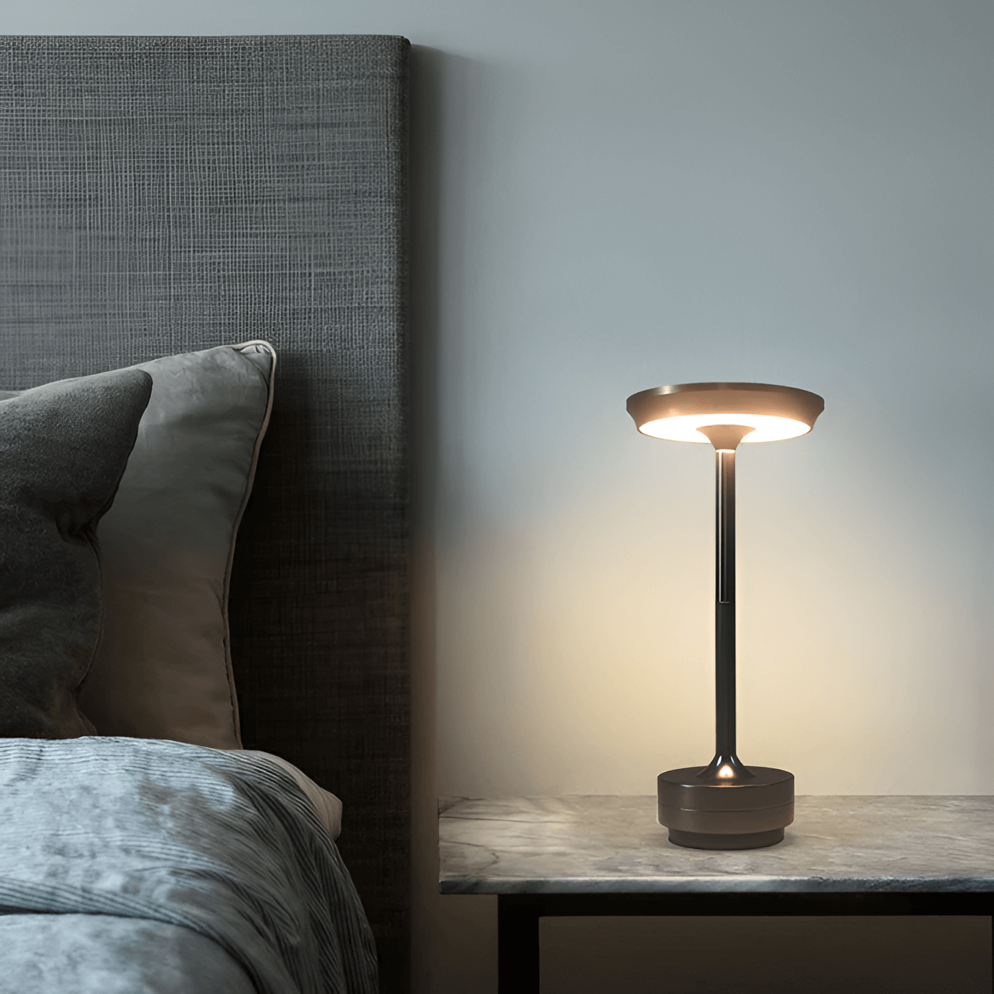 GlowEase – Genopladeligt LED-lys med Justerbar Lysstyrke