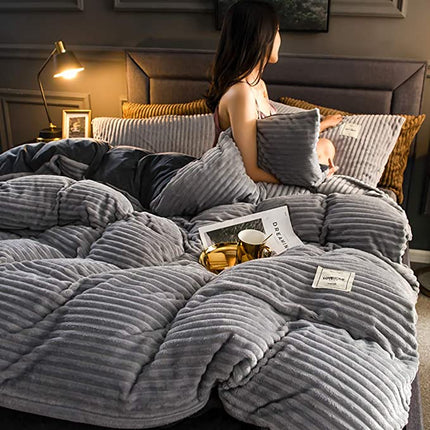 Winter Duvet – Ultra-Soft Fleece & Microfiber Comforter with Cozy Warmth for Cold Seasons