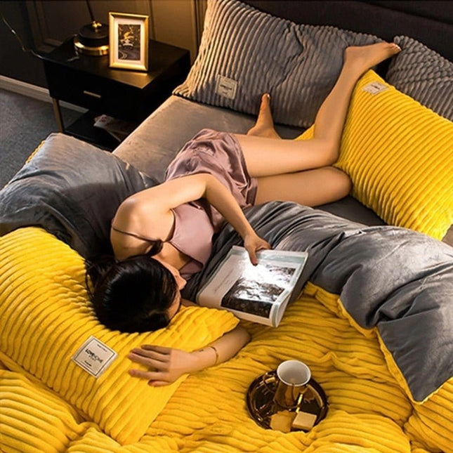 Winter Duvet – Ultra-Soft Fleece & Microfiber Comforter with Cozy Warmth for Cold Seasons