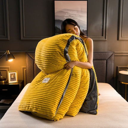 Winter Duvet – Ultra-Soft Fleece & Microfiber Comforter with Cozy Warmth for Cold Seasons