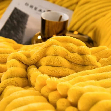 Winter Duvet – Ultra-Soft Fleece & Microfiber Comforter with Cozy Warmth for Cold Seasons