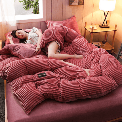 Winter Duvet – Ultra-Soft Fleece & Microfiber Comforter with Cozy Warmth for Cold Seasons